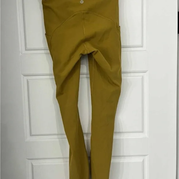Lululemon Athletica  Power Thru High-Rise Tight 25" size 4 - Picture 3 of 4